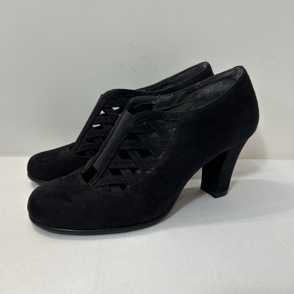 Vintage Aerosoles Black Suede Shoes Size 7 Heel Rest Lattice Cutouts Slip On